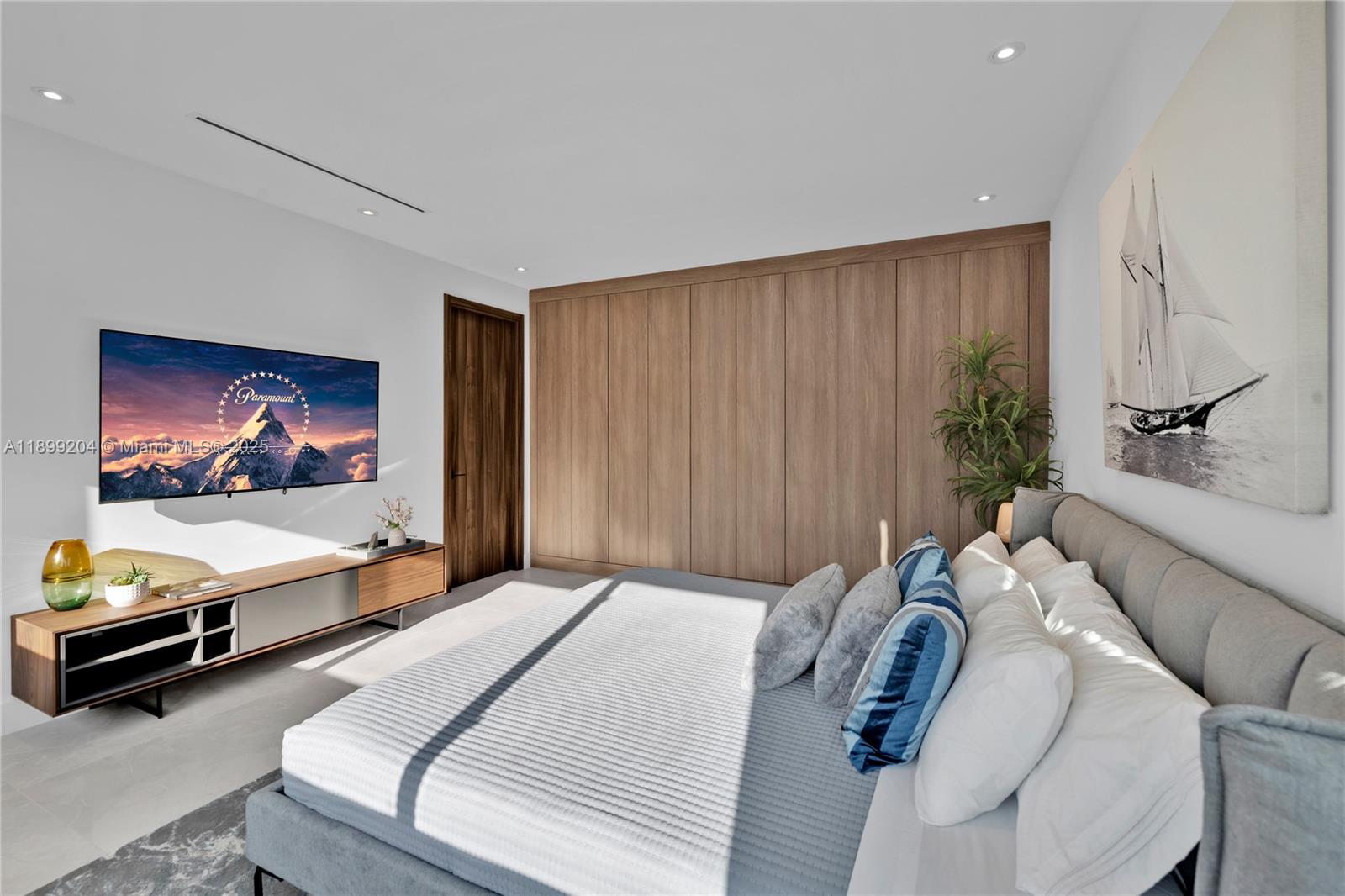 HIGHLAND WOODS SEC 2 - Residential Lease