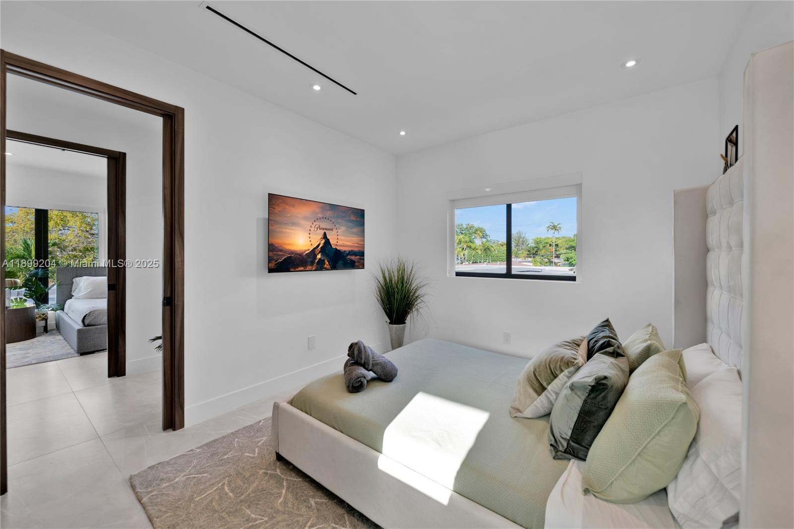 HIGHLAND WOODS SEC 2 - Residential Lease