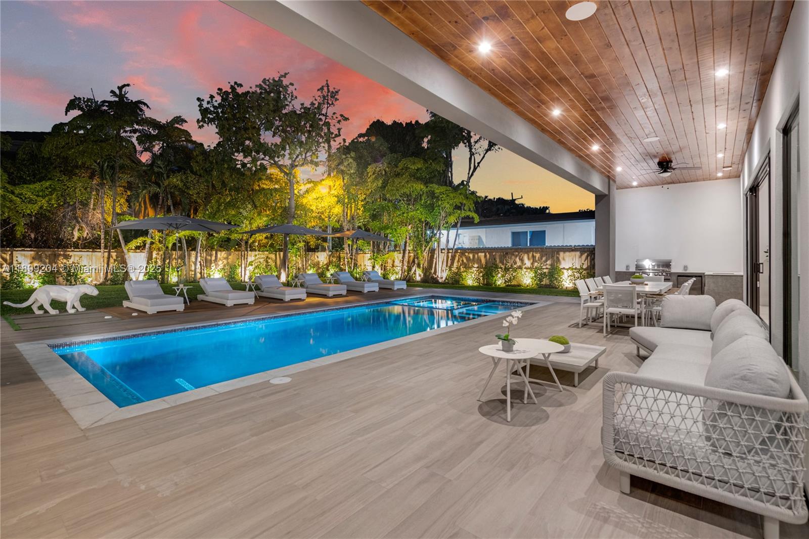 HIGHLAND WOODS SEC 2 - Residential Lease