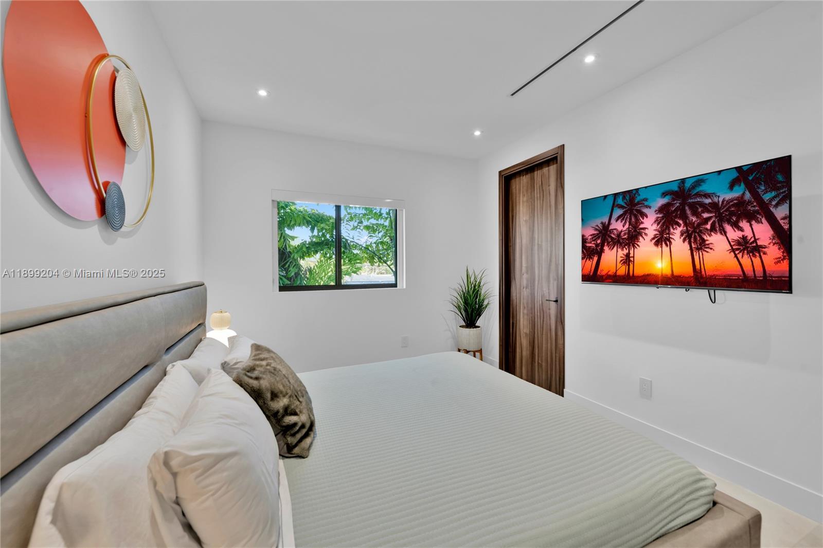 HIGHLAND WOODS SEC 2 - Residential Lease