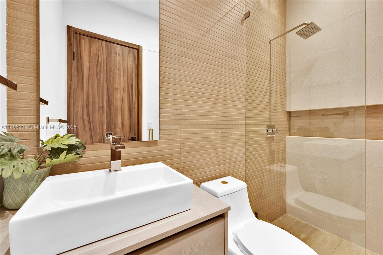 HIGHLAND WOODS SEC 2 - Residential Lease