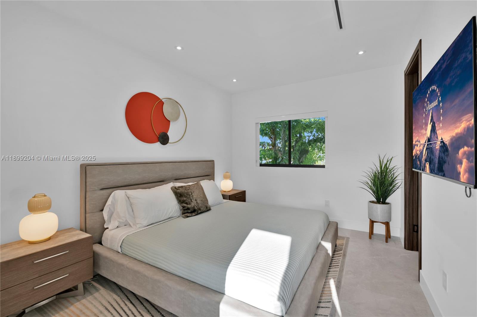 HIGHLAND WOODS SEC 2 - Residential Lease