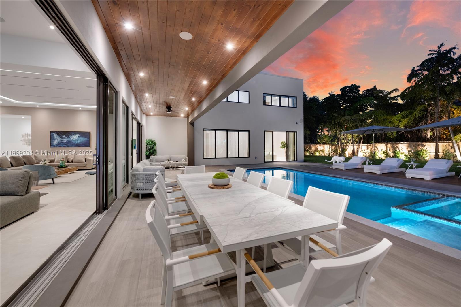 HIGHLAND WOODS SEC 2 - Residential Lease