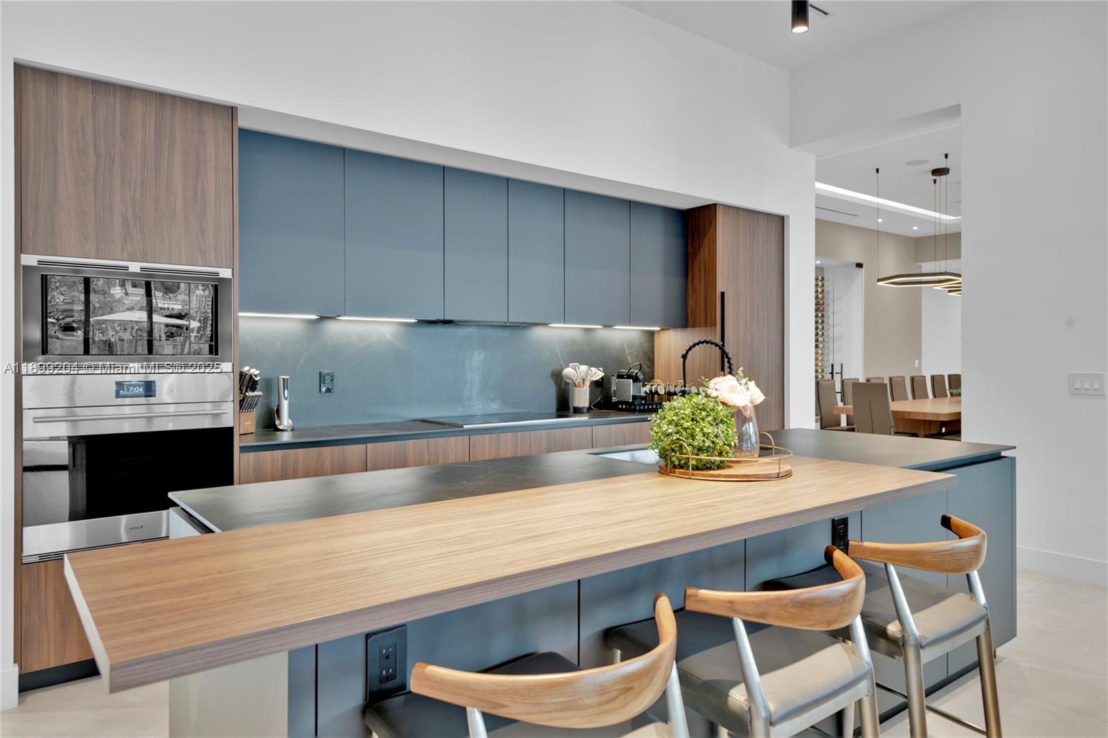 HIGHLAND WOODS SEC 2 - Residential Lease