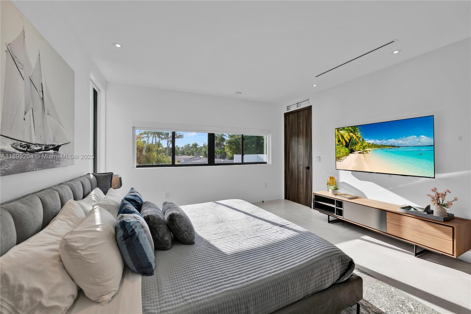 HIGHLAND WOODS SEC 2 - Residential Lease