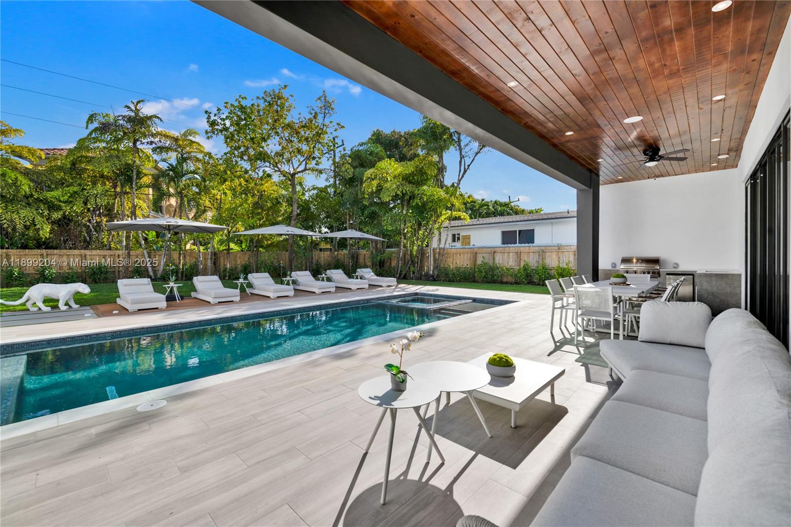 HIGHLAND WOODS SEC 2 - Residential Lease