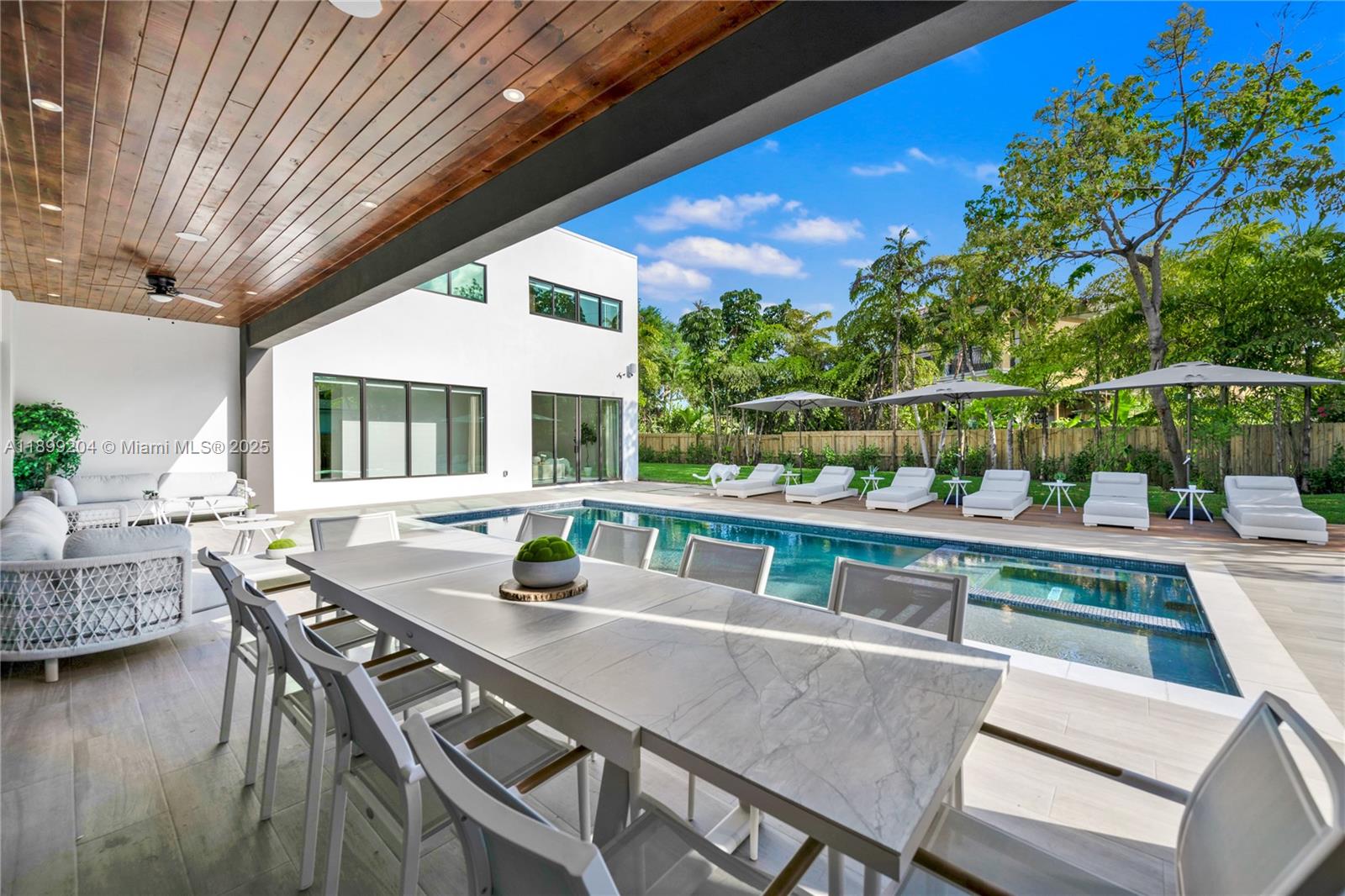 HIGHLAND WOODS SEC 2 - Residential Lease