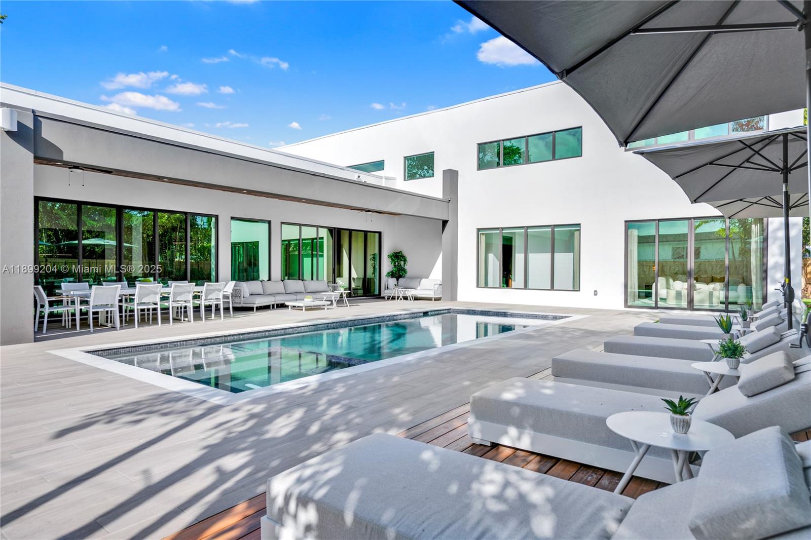 HIGHLAND WOODS SEC 2 - Residential Lease