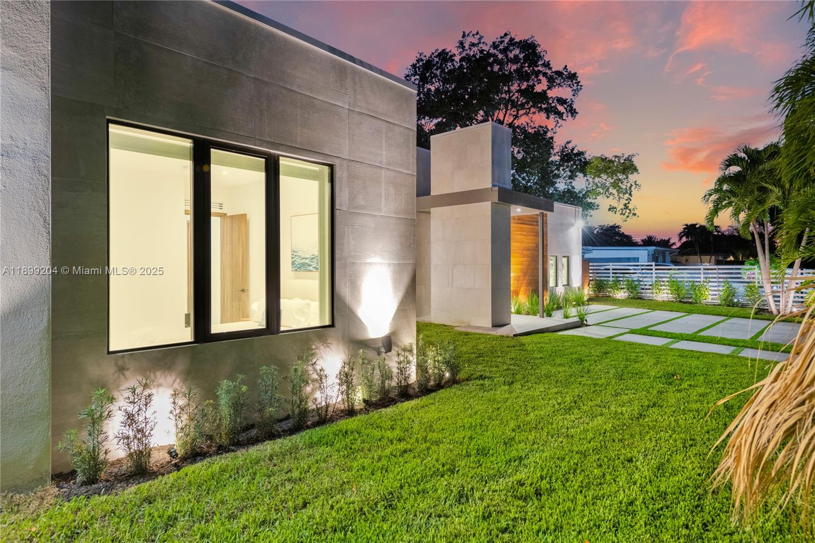 HIGHLAND WOODS SEC 2 - Residential Lease