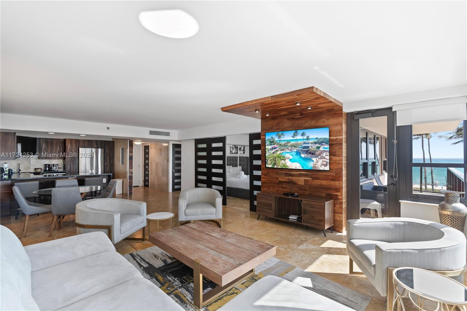 THE ALEXANDER CONDO - Residential