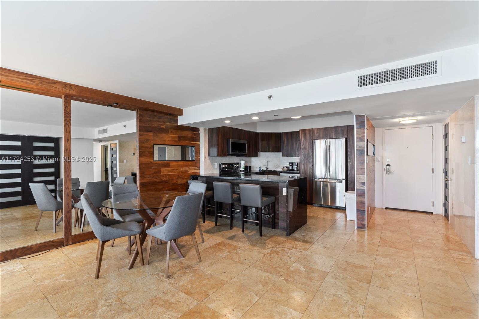 THE ALEXANDER CONDO - Residential