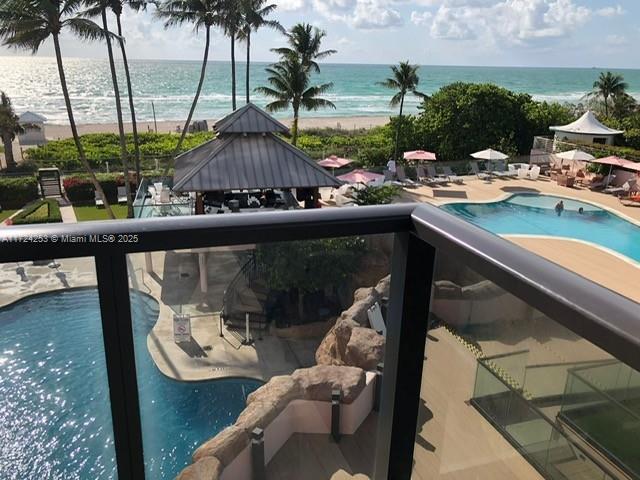 5225 Collins Ave 501