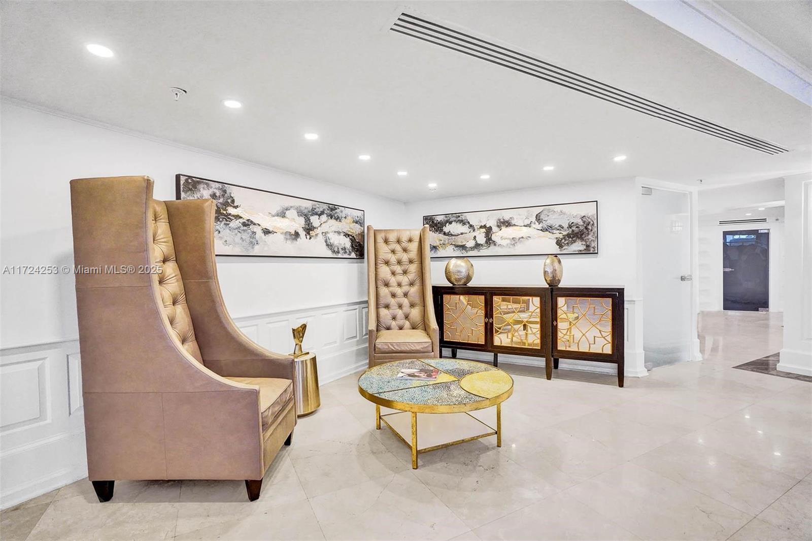 THE ALEXANDER CONDO - Residential