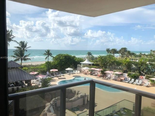 5225 Collins Ave 501