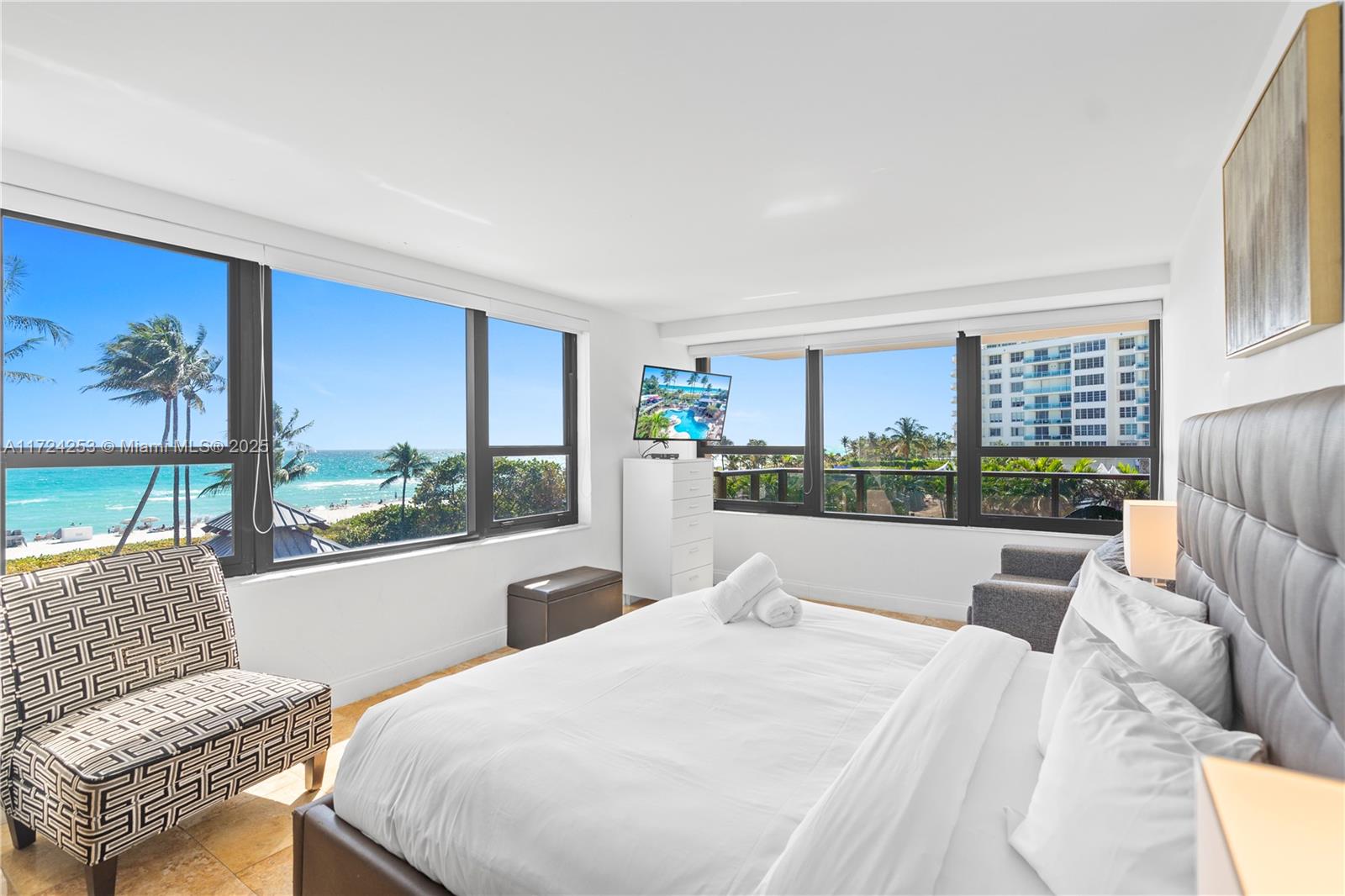 THE ALEXANDER CONDO - Residential