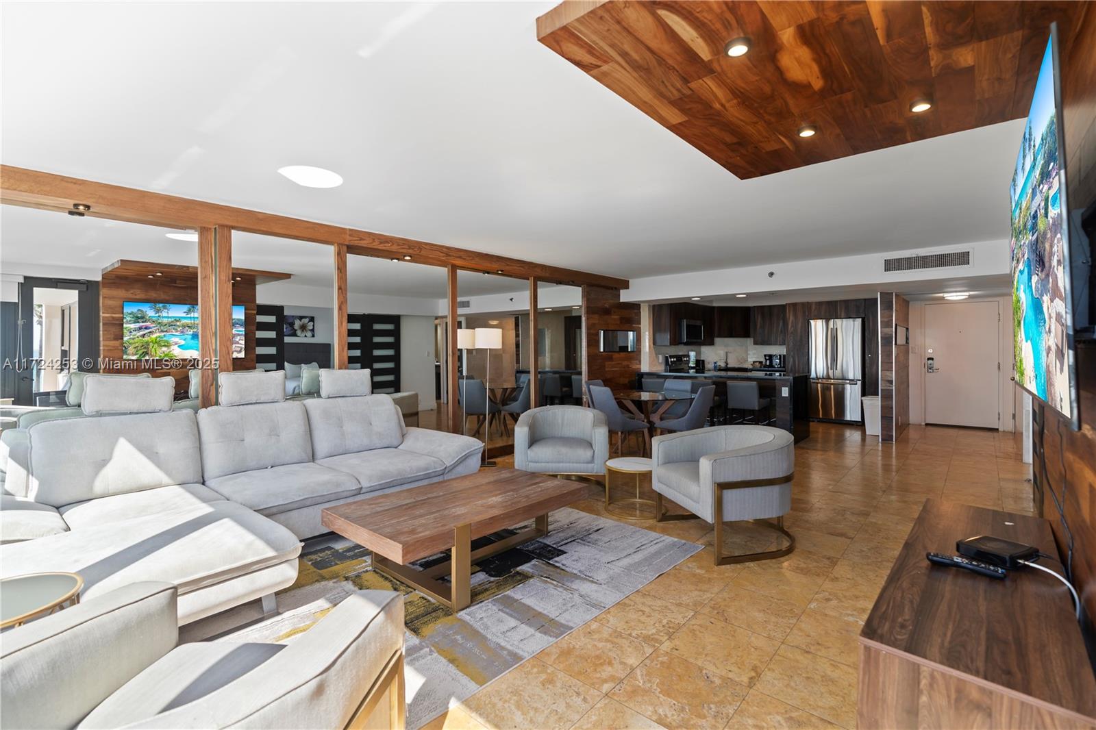 THE ALEXANDER CONDO - Residential