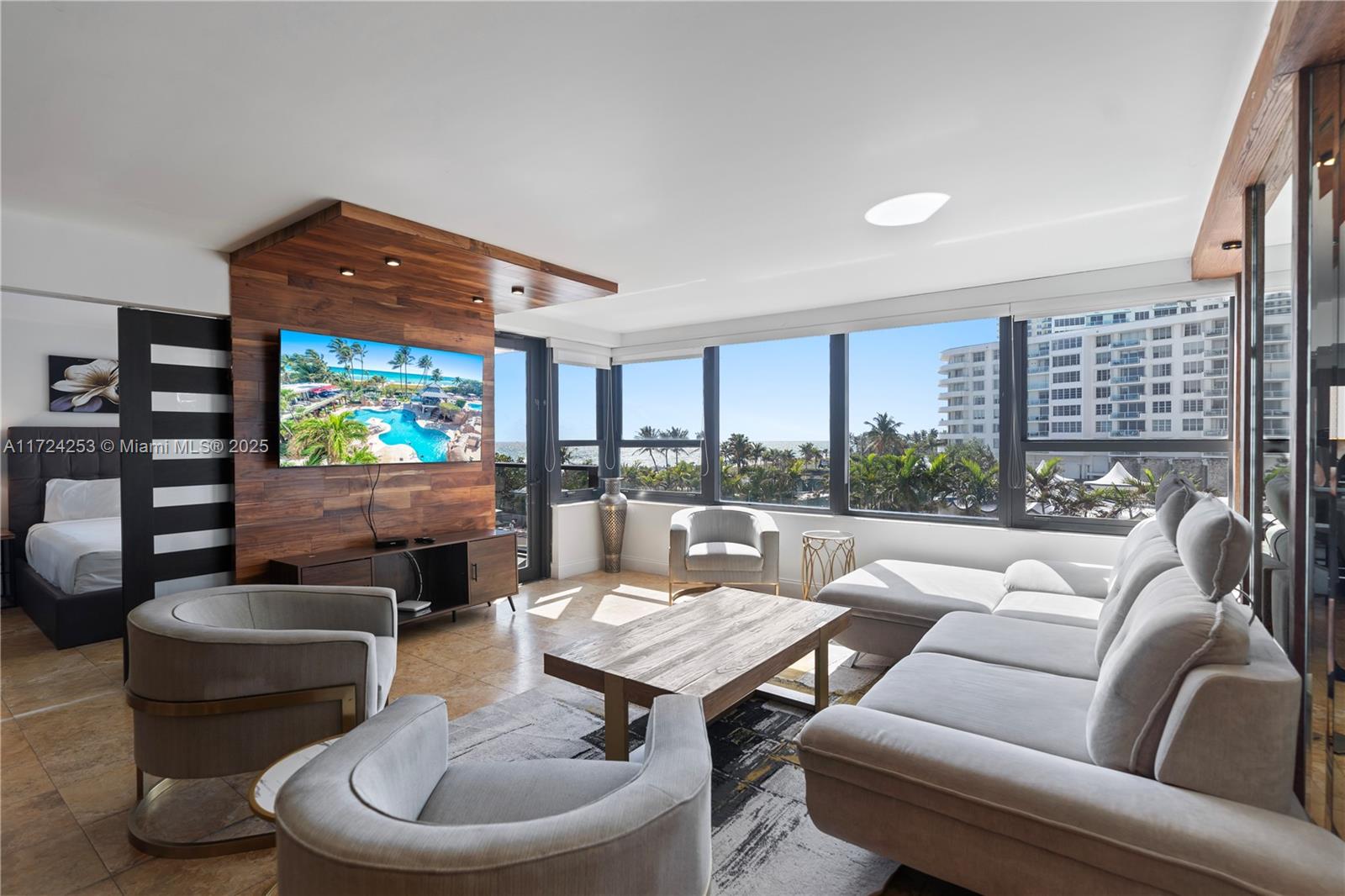 THE ALEXANDER CONDO - Residential