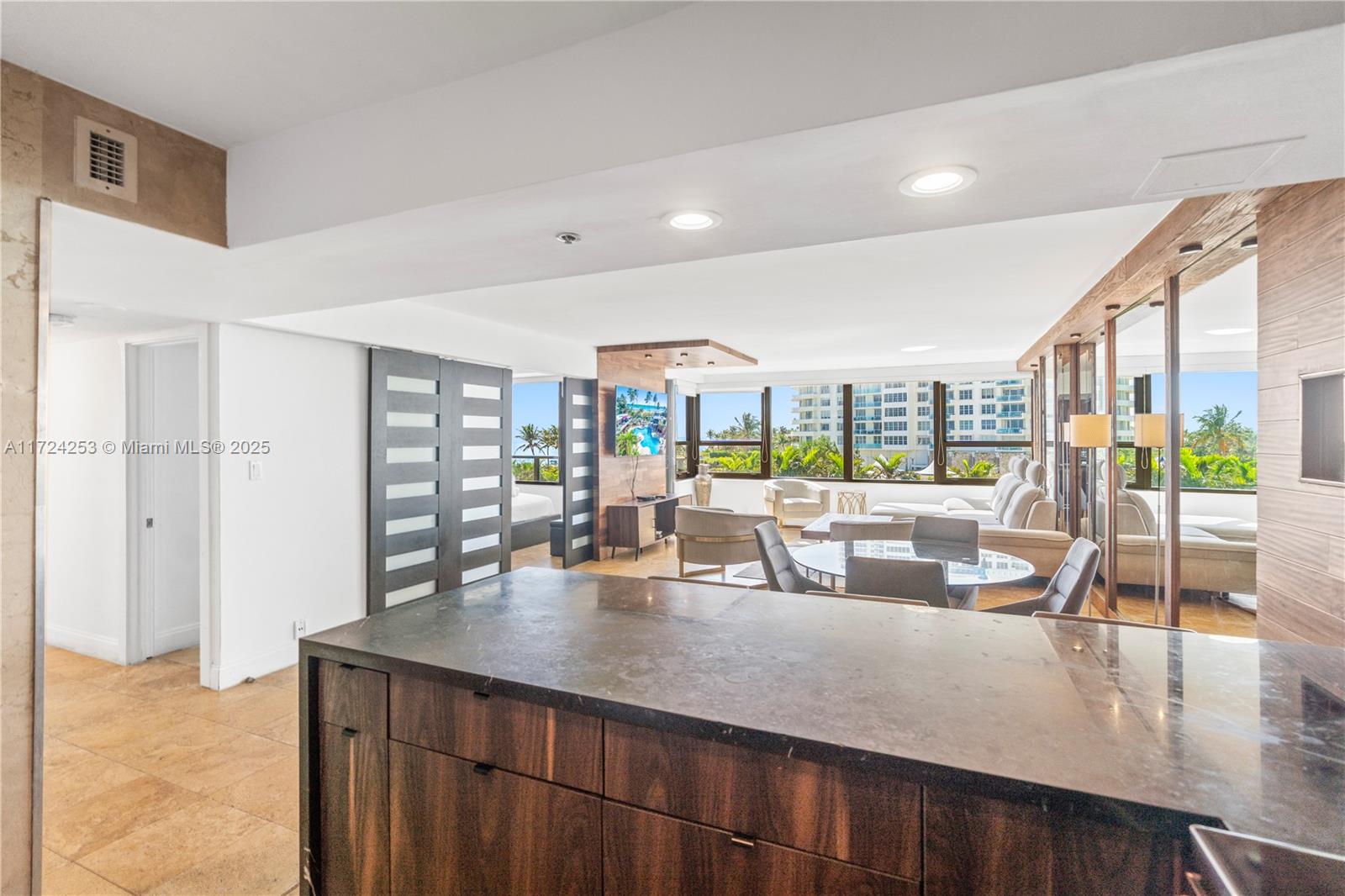 THE ALEXANDER CONDO - Residential