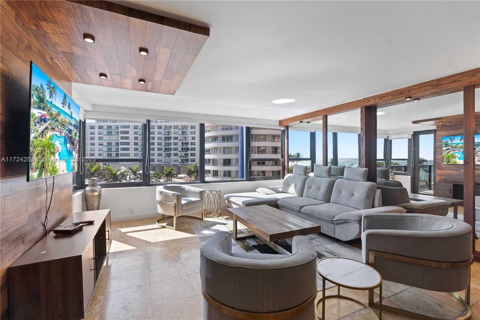 THE ALEXANDER CONDO - Residential