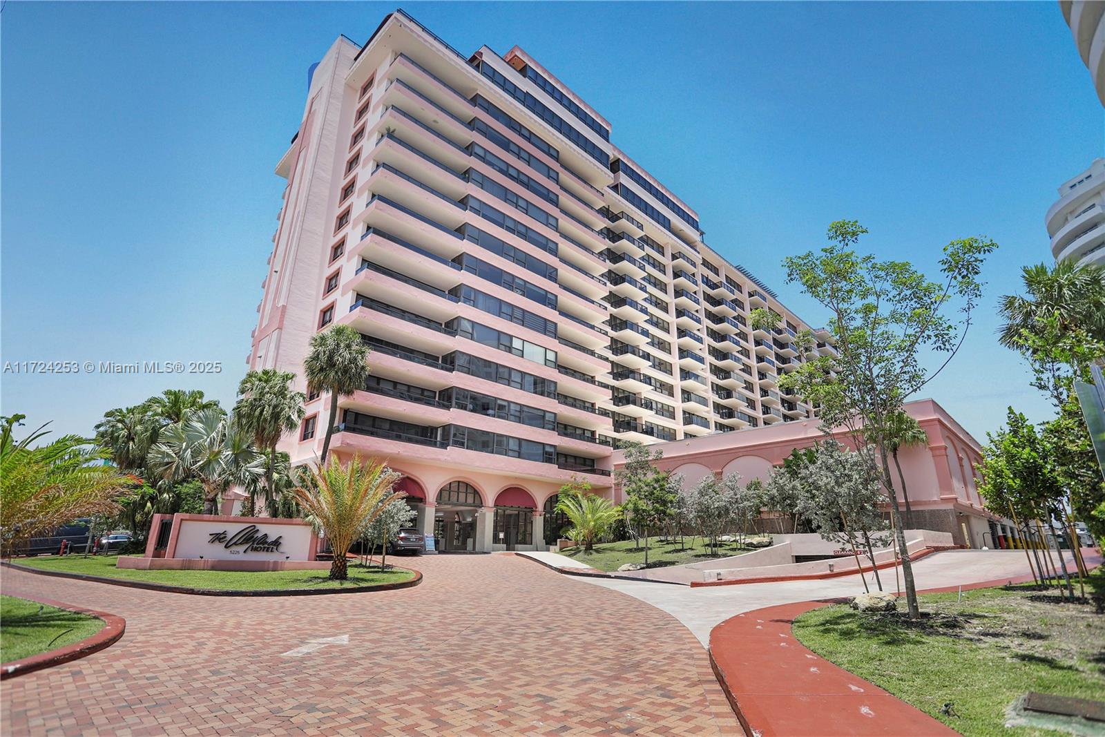 THE ALEXANDER CONDO - Residential