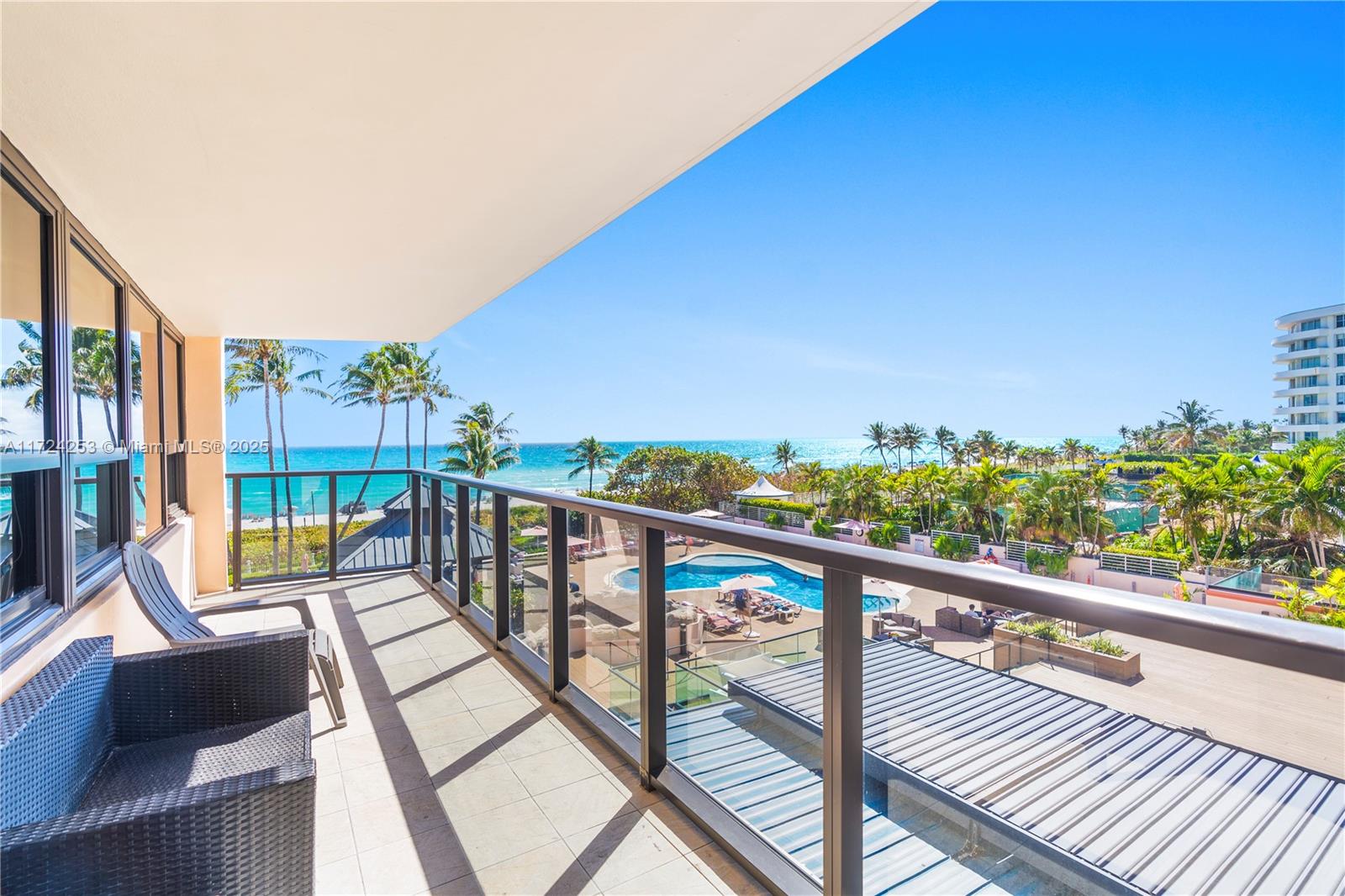 5225 Collins Ave 501