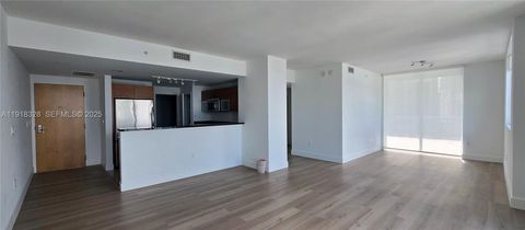 244 BISCAYNE BLVD 3109 Miami FL 33132