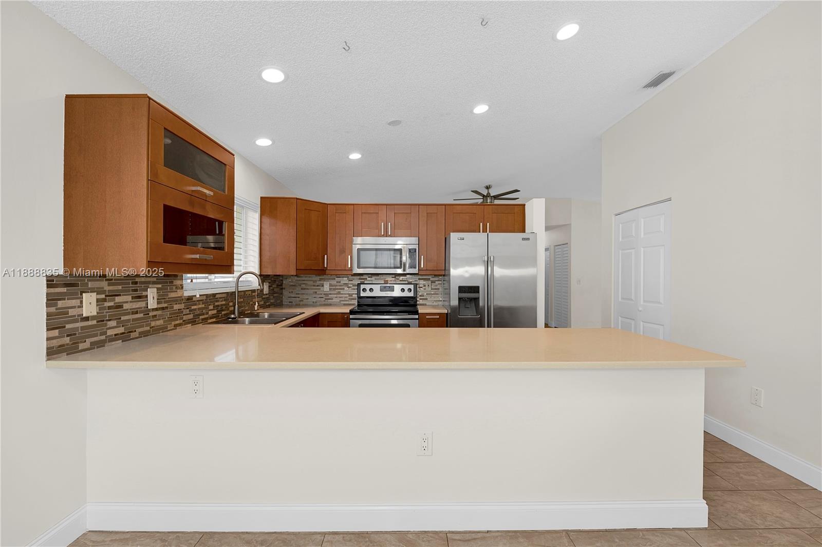 BONAVENTURE 82-43B TR 10A - Residential Lease