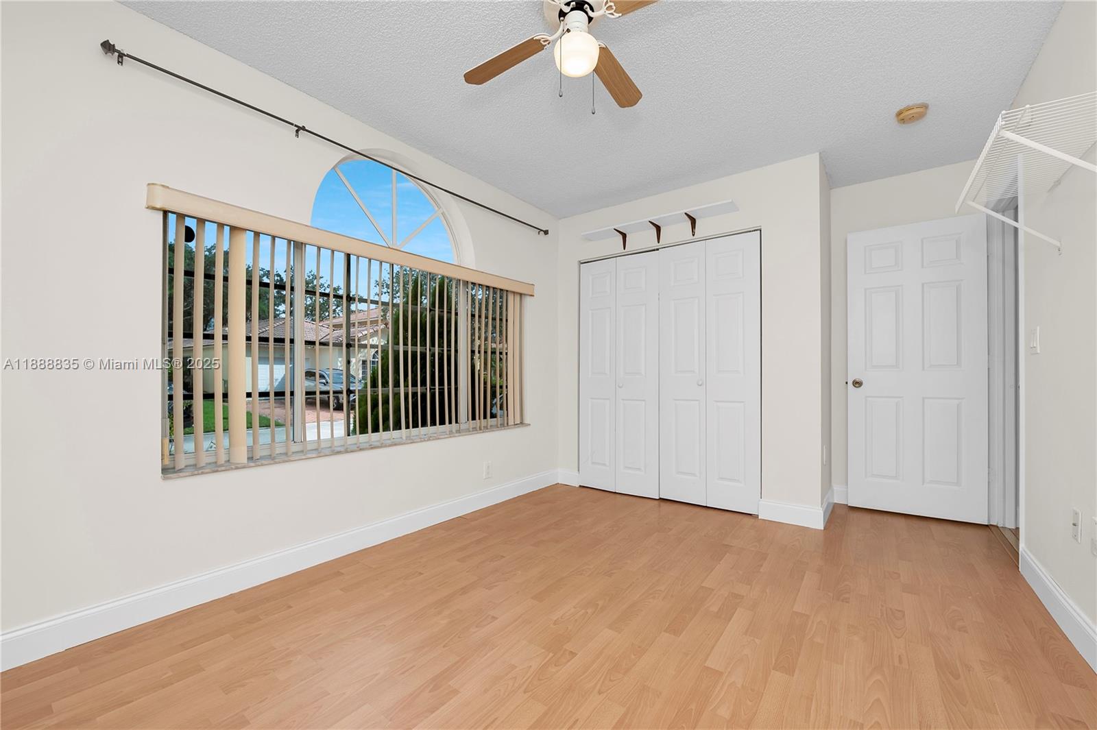 BONAVENTURE 82-43B TR 10A - Residential Lease
