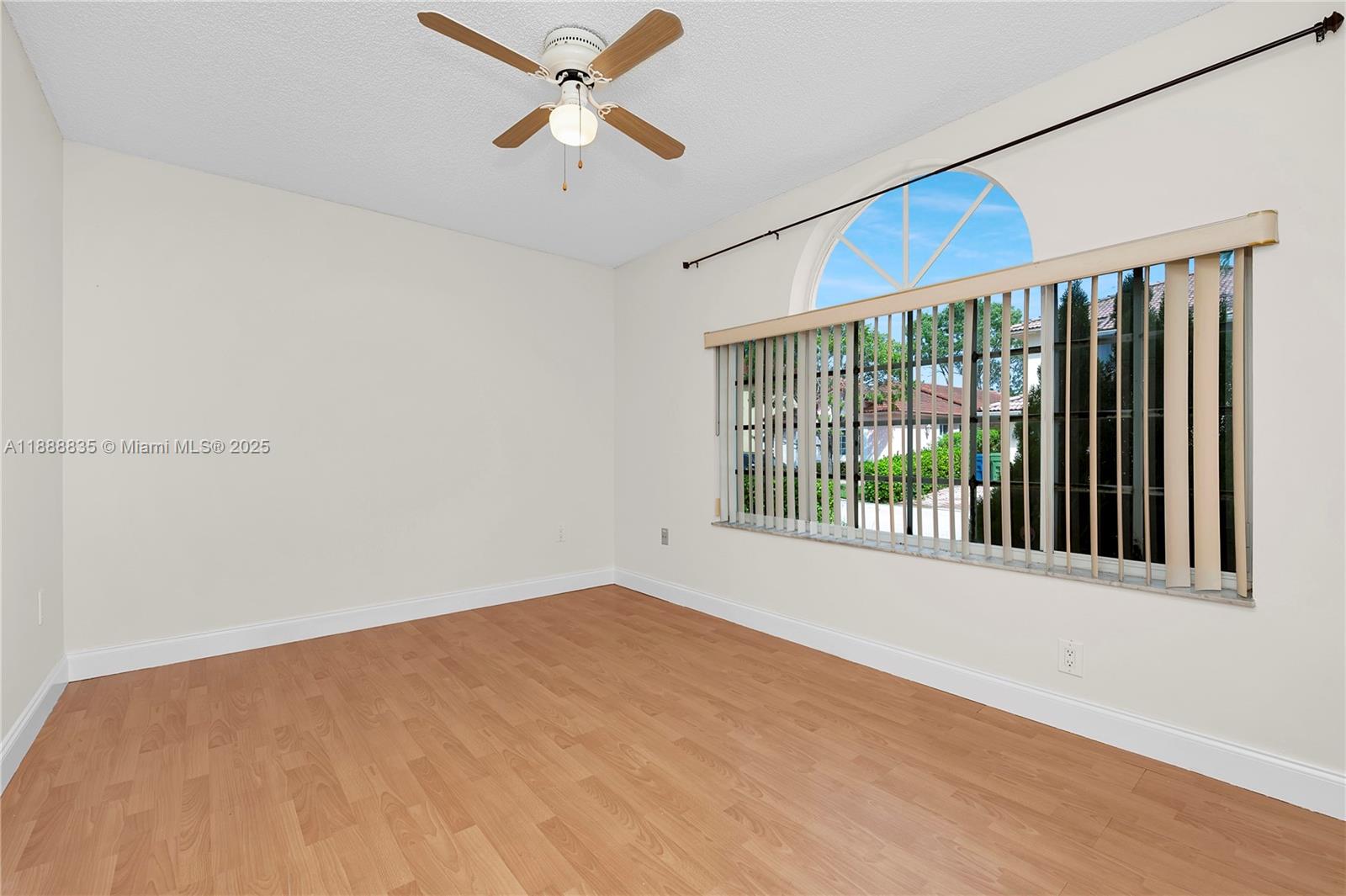 BONAVENTURE 82-43B TR 10A - Residential Lease