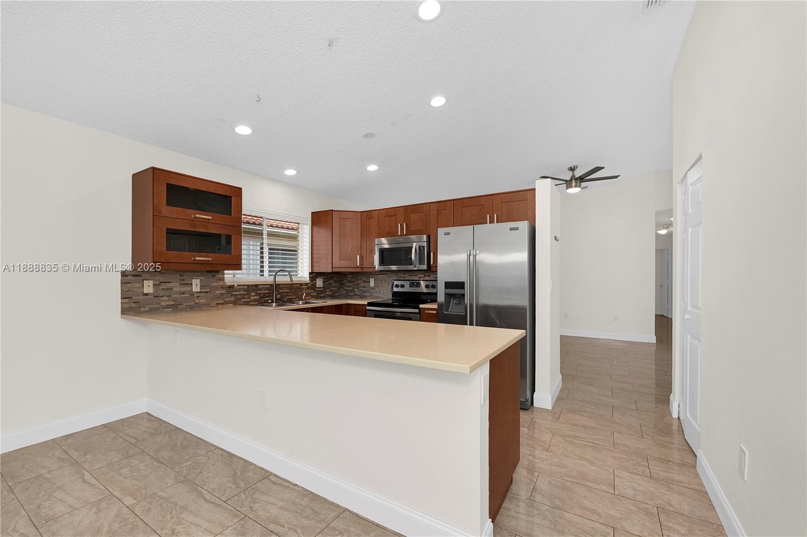 BONAVENTURE 82-43B TR 10A - Residential Lease