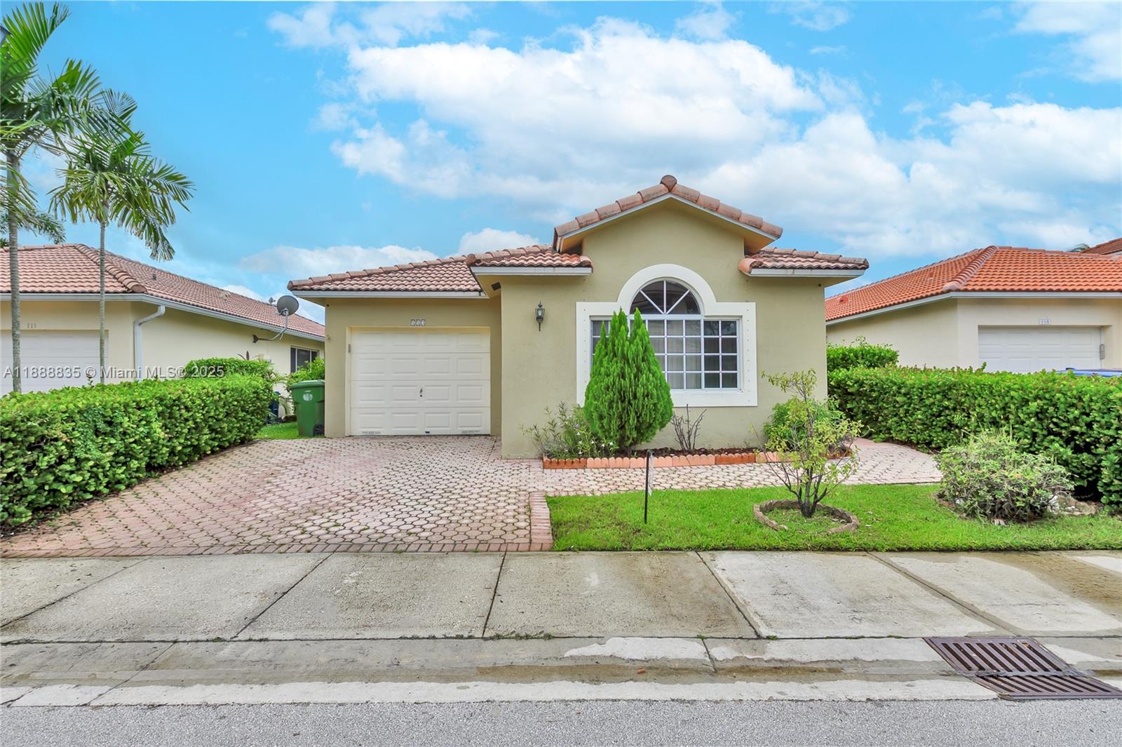 BONAVENTURE 82-43B TR 10A - Residential Lease