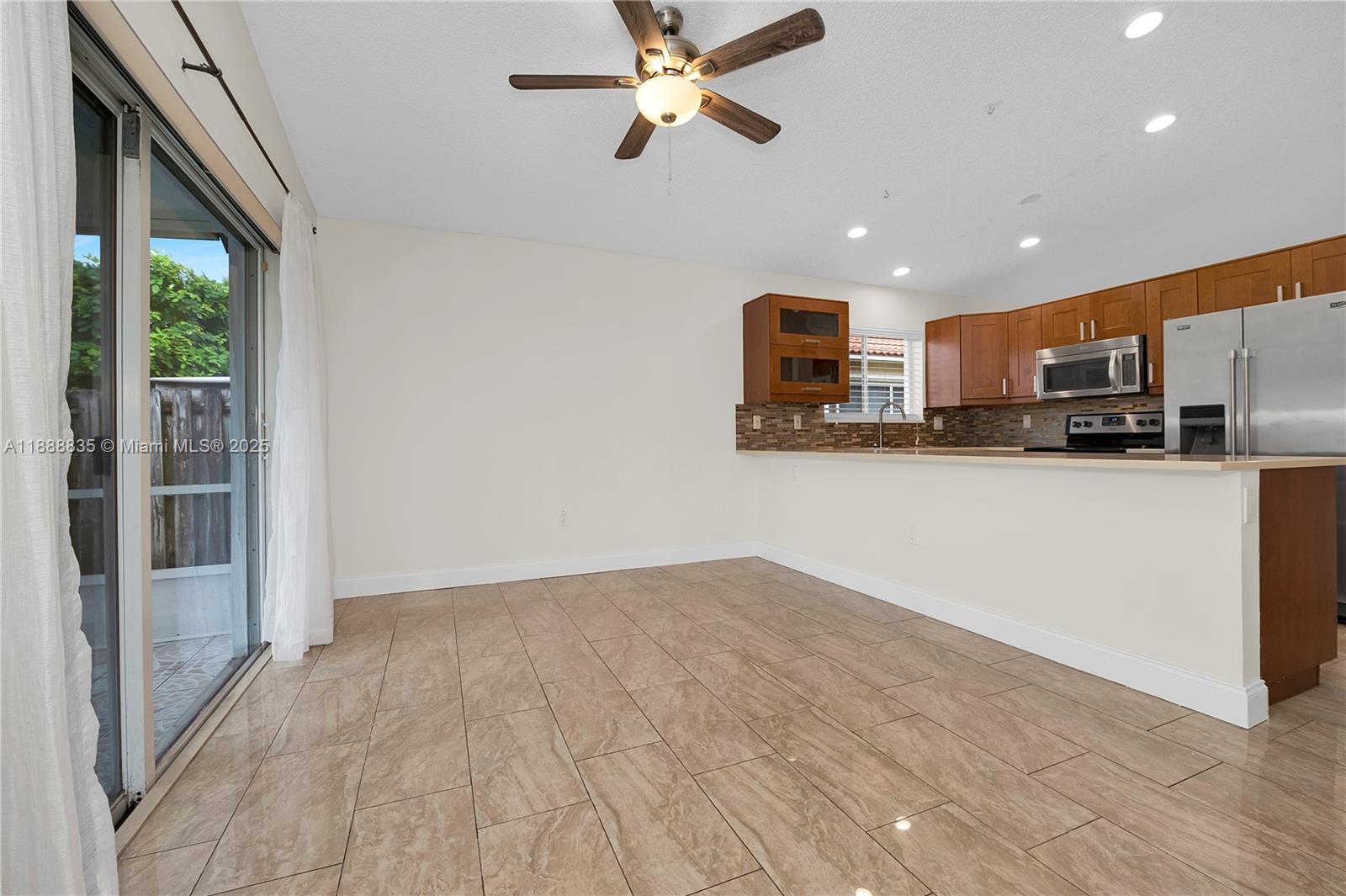 BONAVENTURE 82-43B TR 10A - Residential Lease