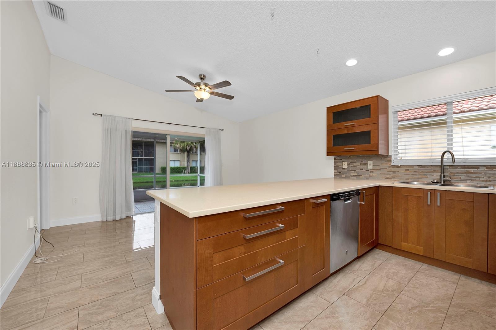 BONAVENTURE 82-43B TR 10A - Residential Lease