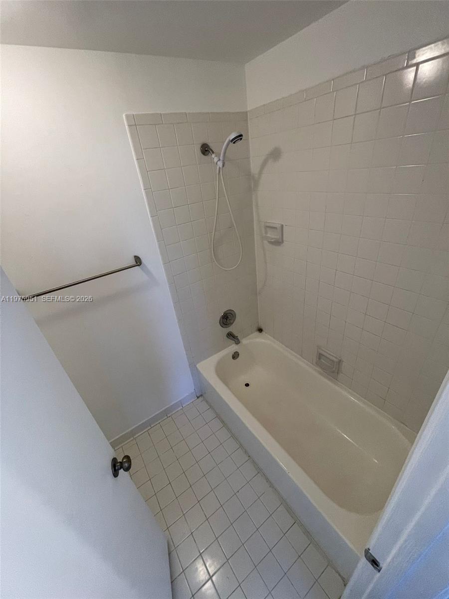 STERLING VILLAGES OF PALM - Residential Lease