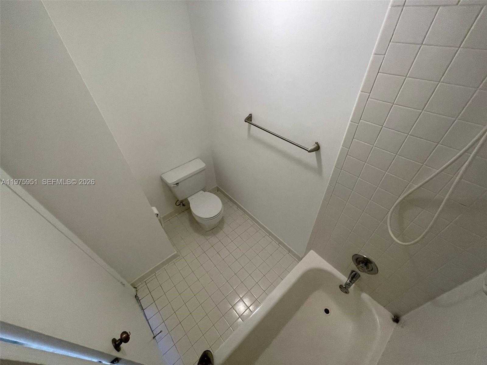 STERLING VILLAGES OF PALM - Residential Lease