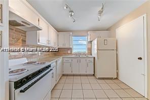 CRESTVIEW TOWERS CONDO - Residential