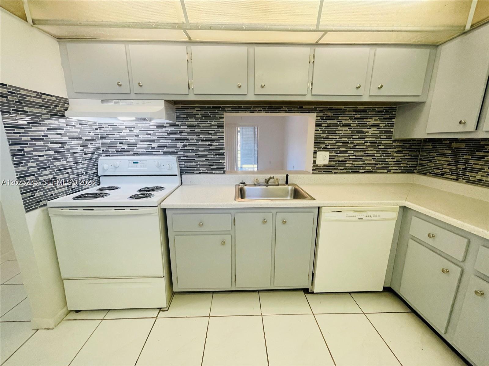 BROOKFIELD SQUARE CONDO - Residential