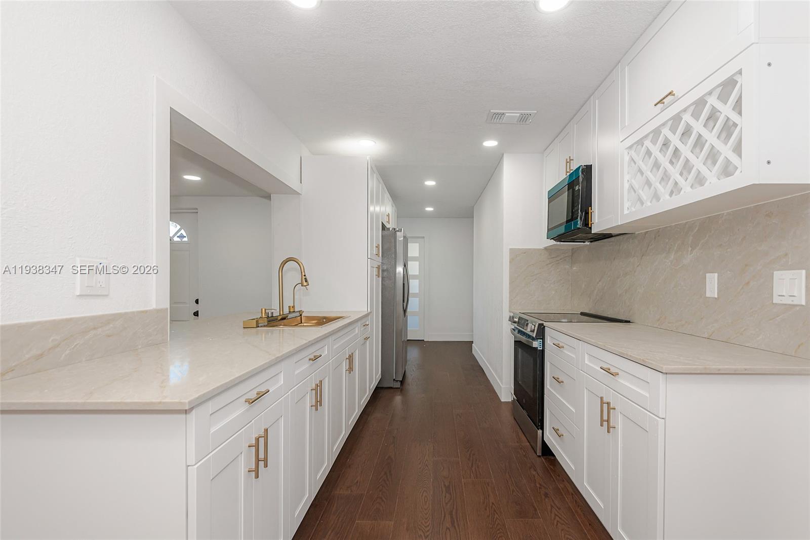 EAST PLANTATION FIRST SEC - Residential