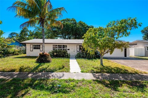 Photo of 4360 NW 4th St, Plantation, FL 33317 (MLS # A11938347)