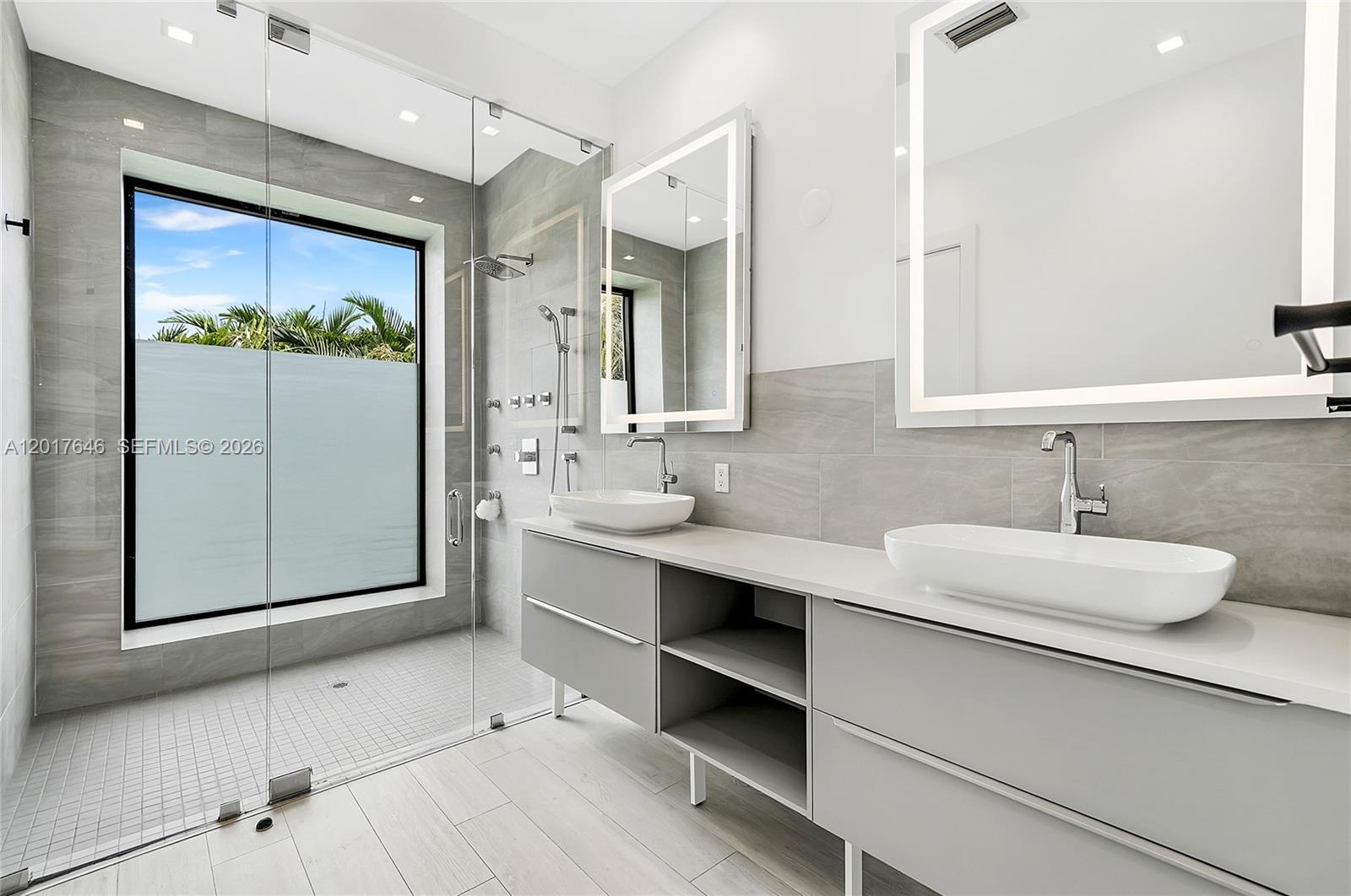 OCEAN SIDE SEC OF THE ISL - Residential