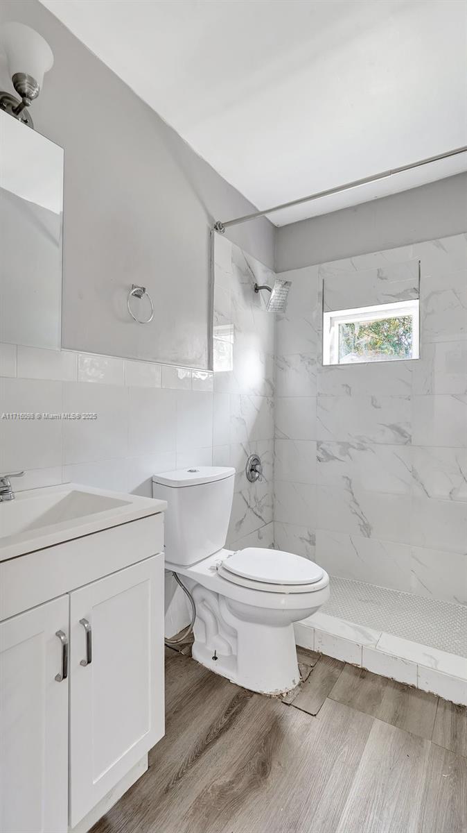 BREEZYWAY MANOR ADD - Residential