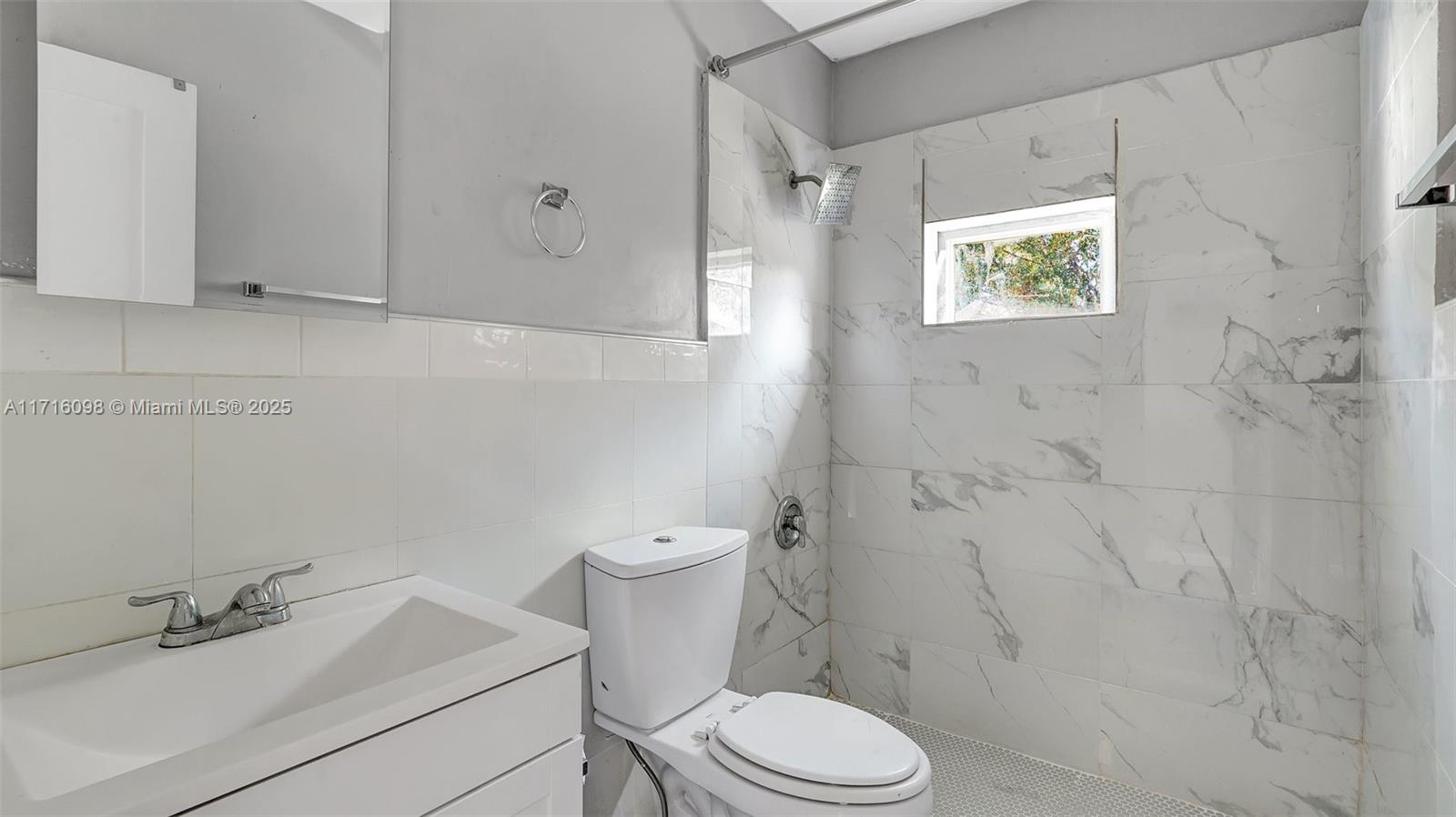 BREEZYWAY MANOR ADD - Residential