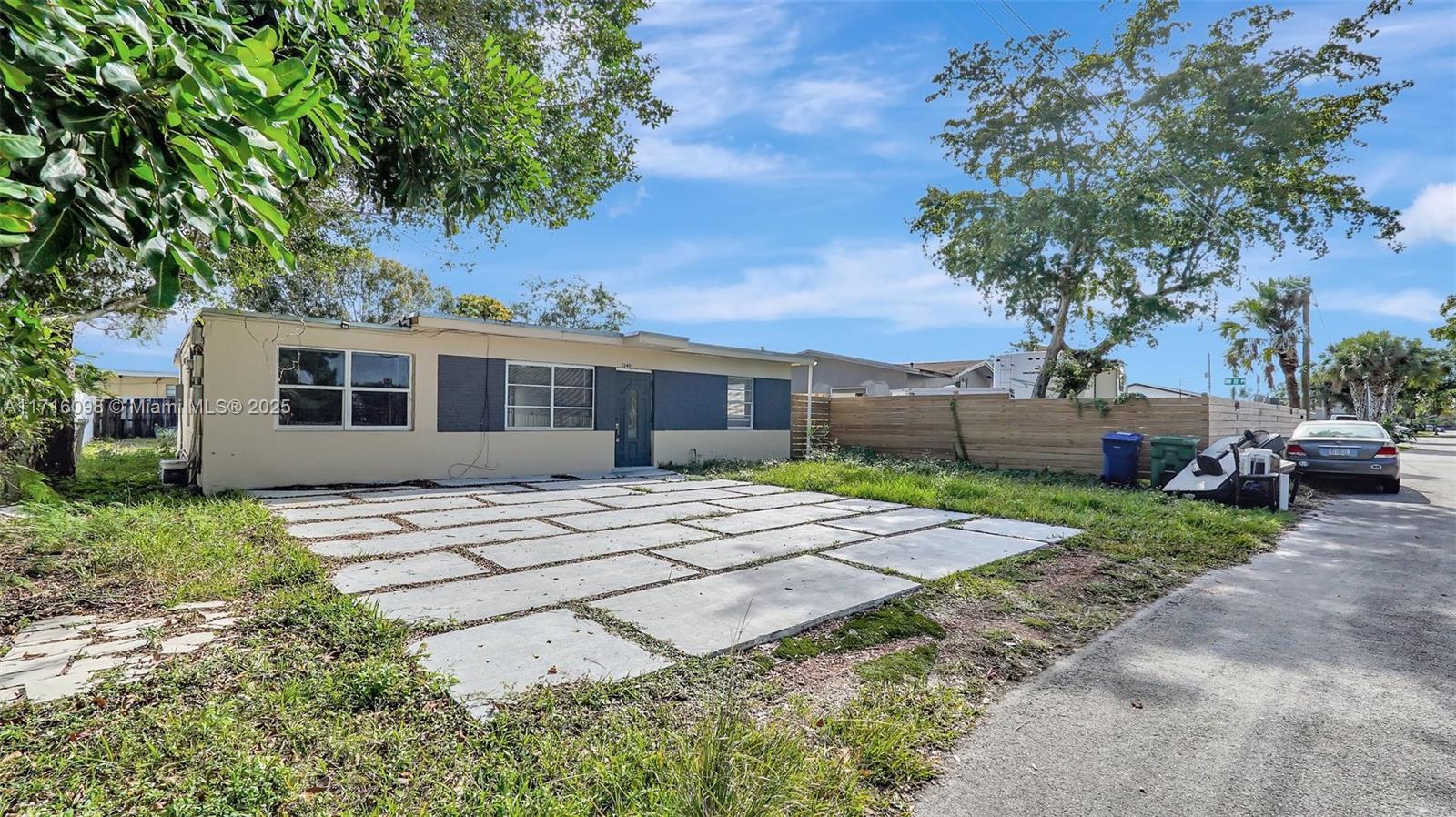 BREEZYWAY MANOR ADD - Residential