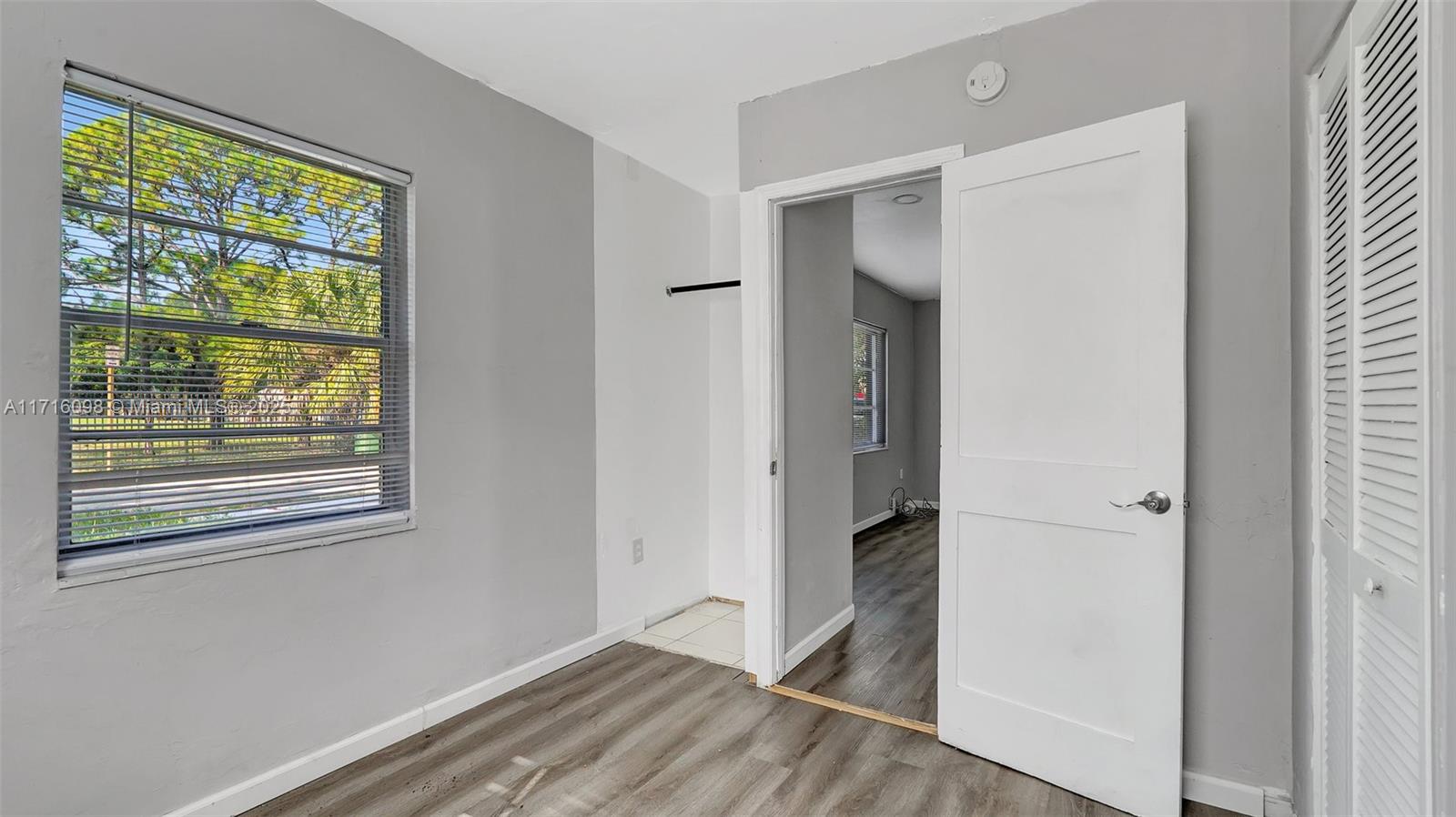 BREEZYWAY MANOR ADD - Residential