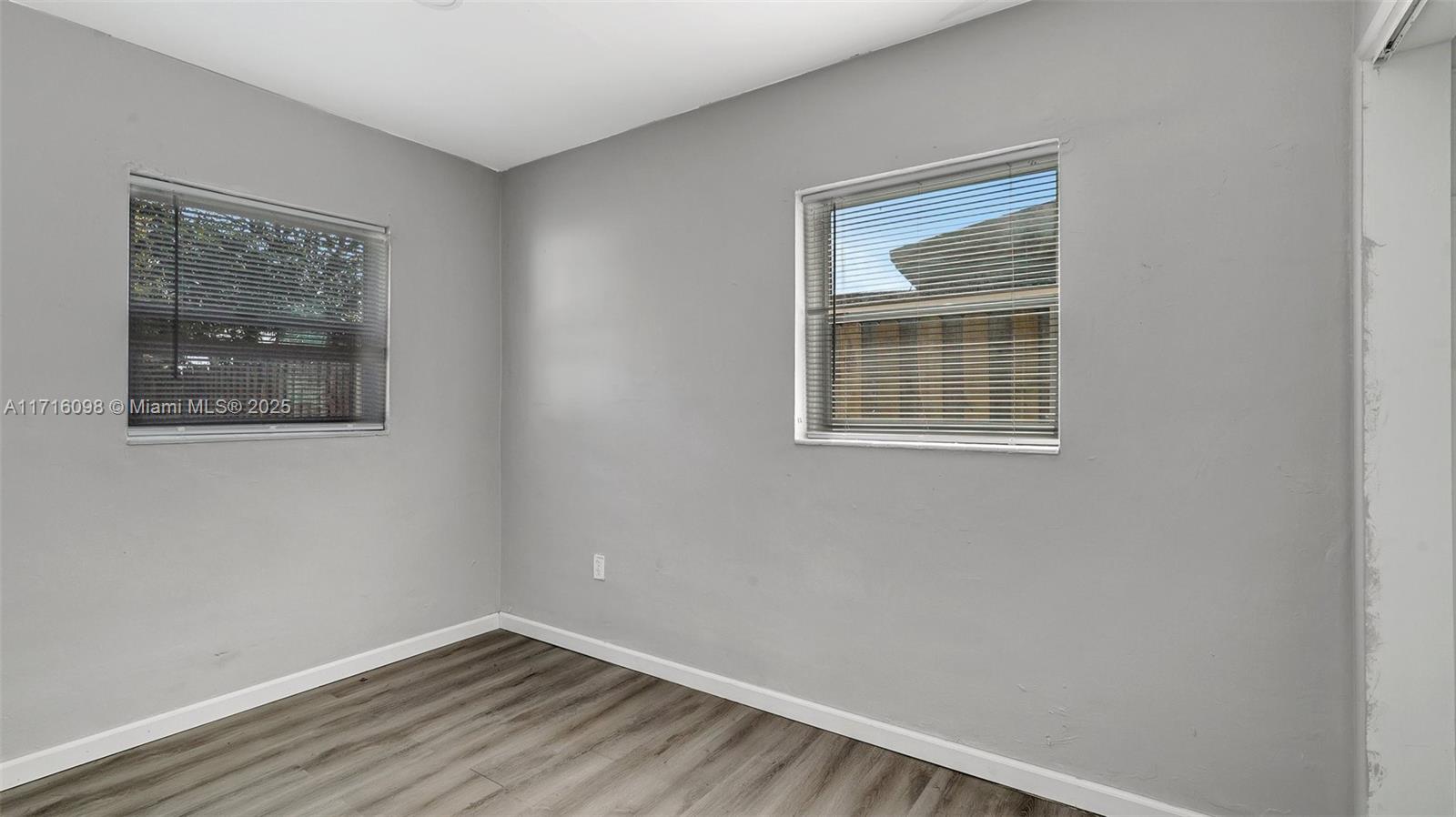 BREEZYWAY MANOR ADD - Residential