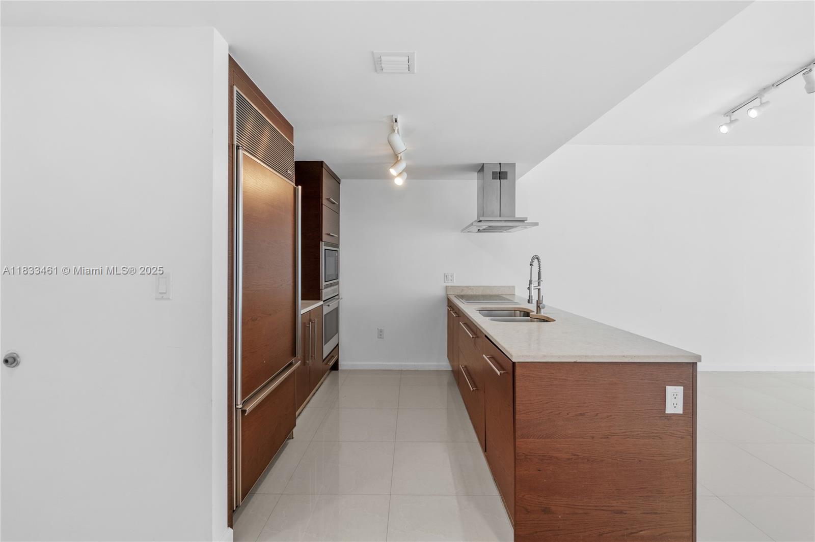 ICON BRICKELL NO TWO - Residential