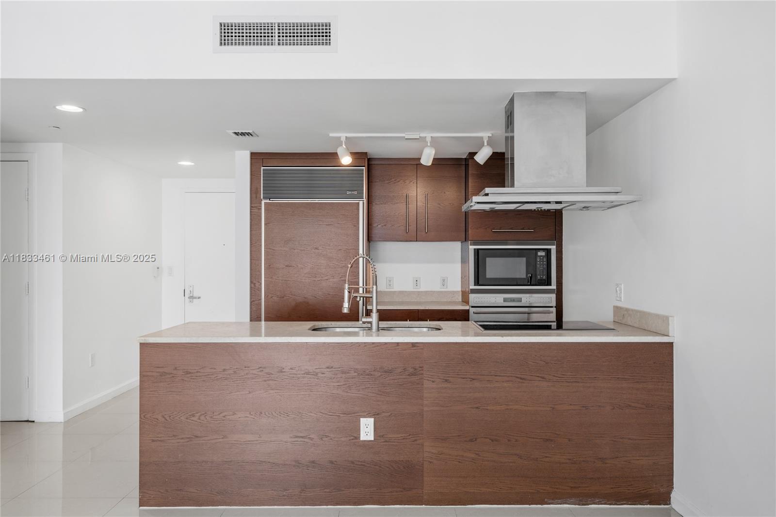 ICON BRICKELL NO TWO - Residential