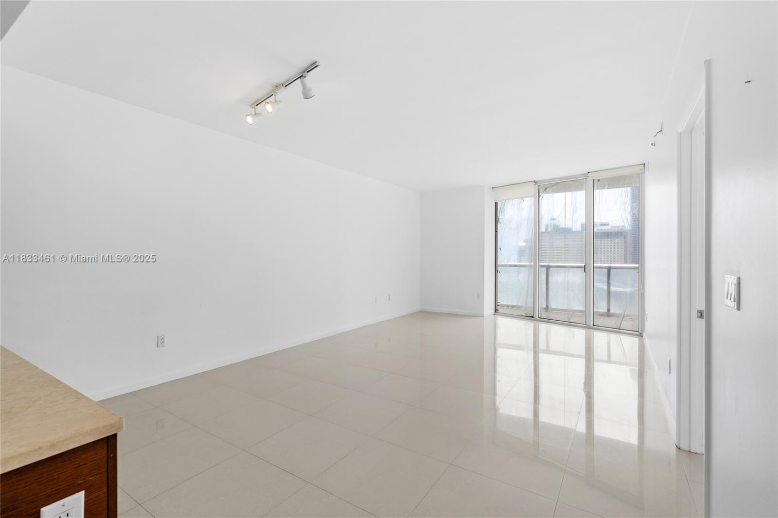 ICON BRICKELL NO TWO - Residential