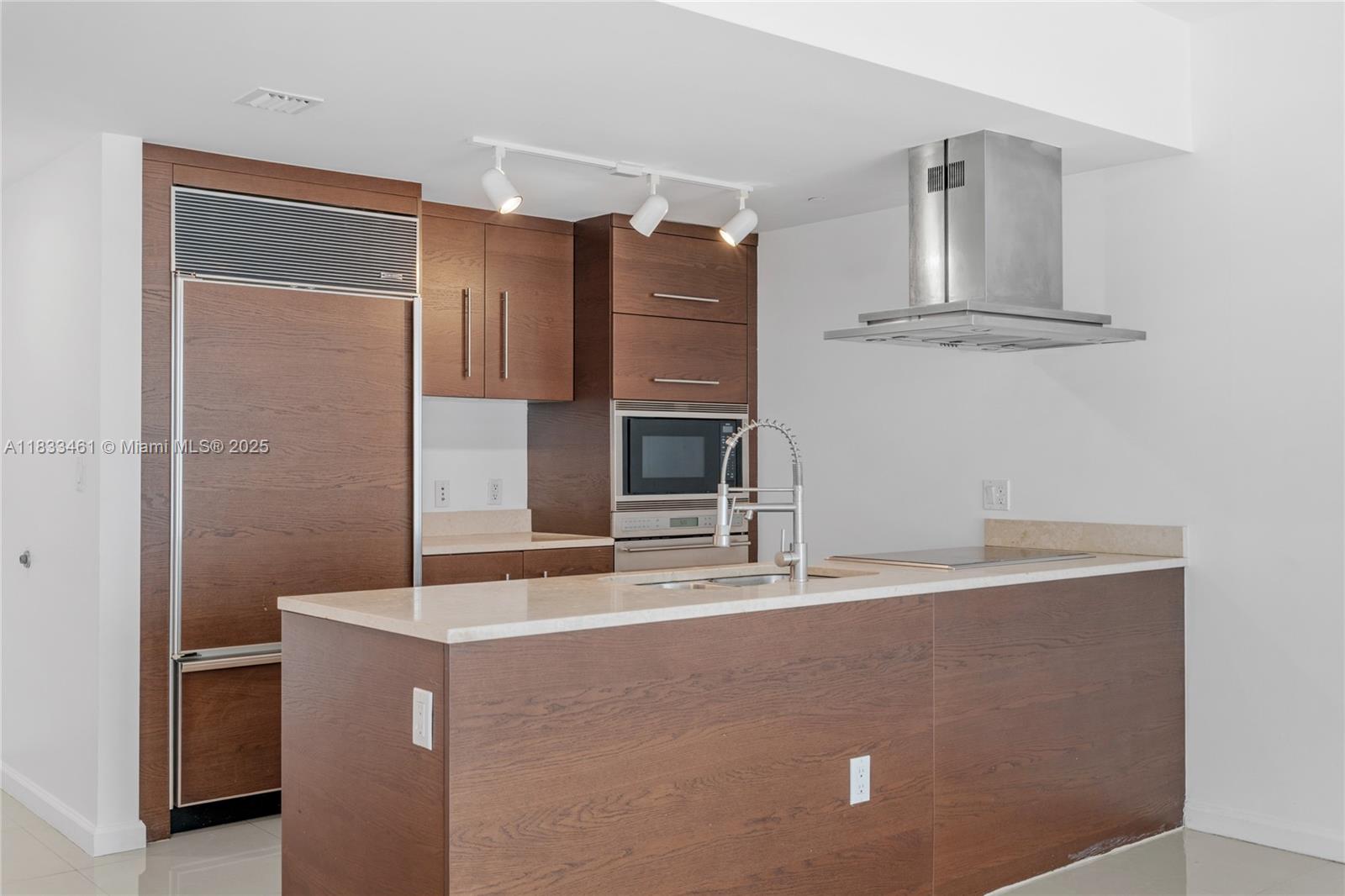 ICON BRICKELL NO TWO - Residential