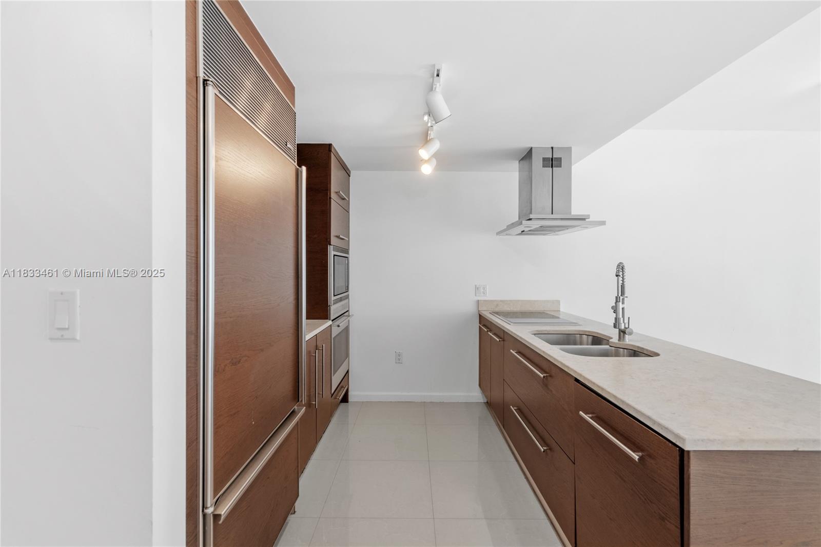 ICON BRICKELL NO TWO - Residential